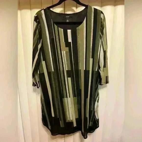 NWOT Alfani Printed Mesh Tunic, brand new never worn. Army green mixed color - Picture 15 of 15